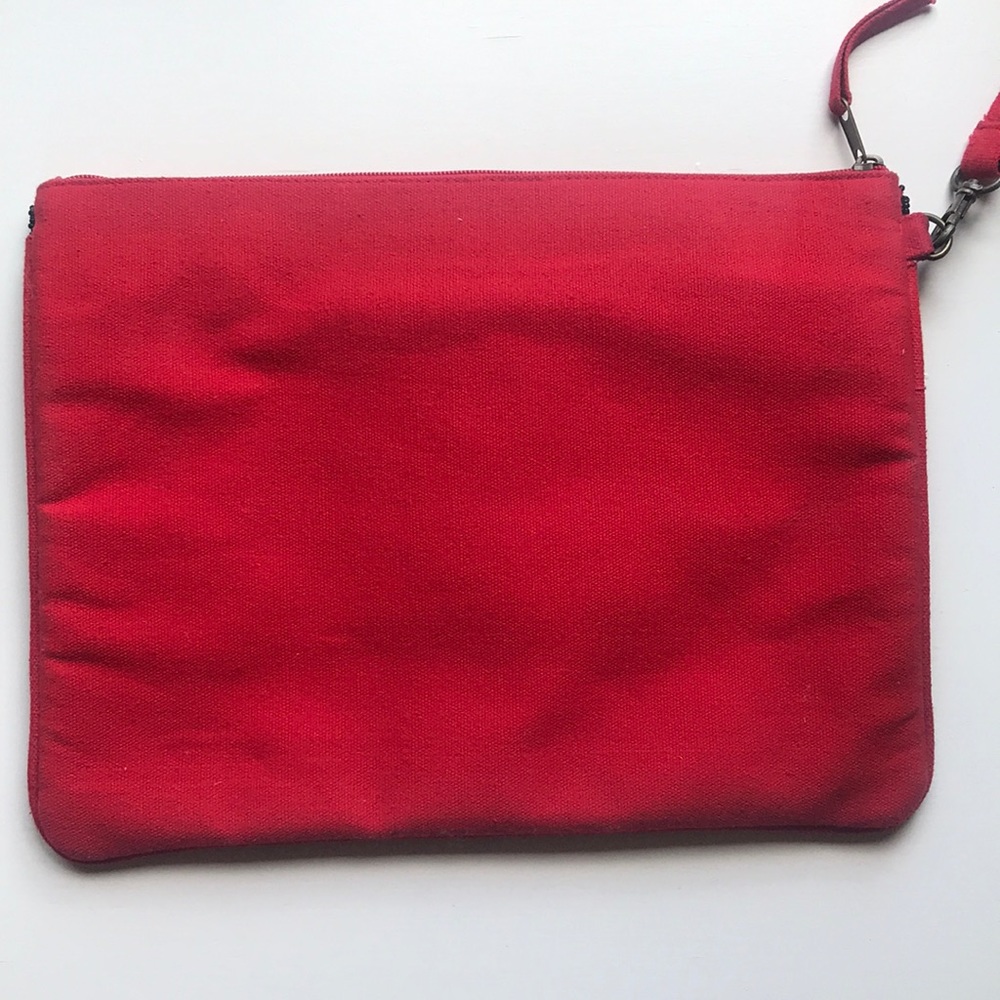 Red Eye Pouch - Picture 4 of 5